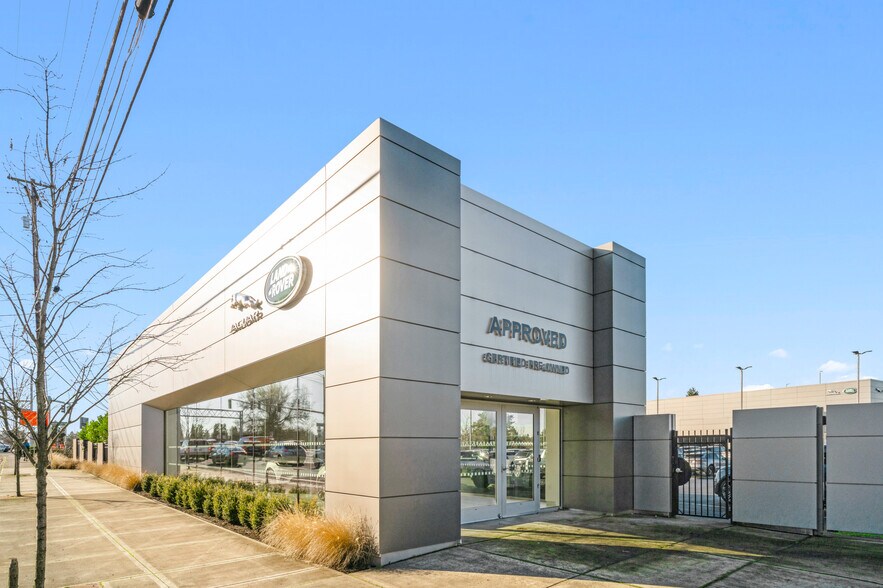 More Photos Of 10131 SW Washington Square Rd, Tigard Auto Dealership For Sale