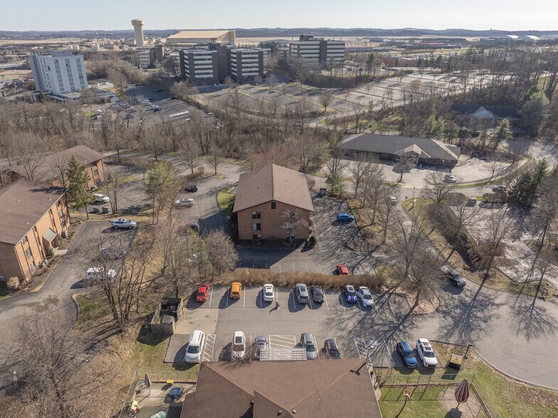 More Photos Of 600 Commerce Dr, Coraopolis Office Residential For Sale