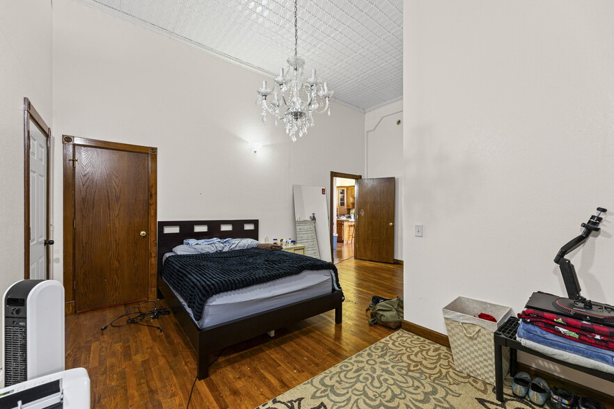 More Photos Of 415 W Madison Ave, Iola Restaurant For Sale