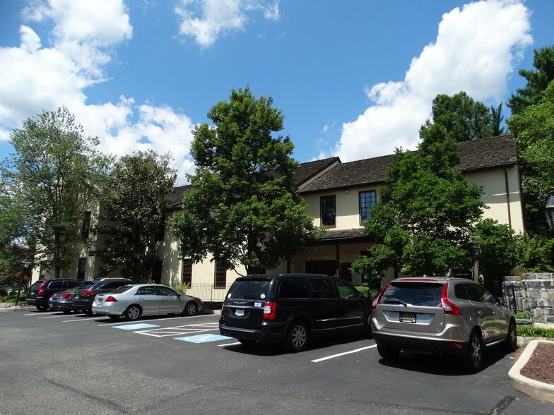 More Photos Of 3701 Kennett Pike, Greenville Medical For Lease