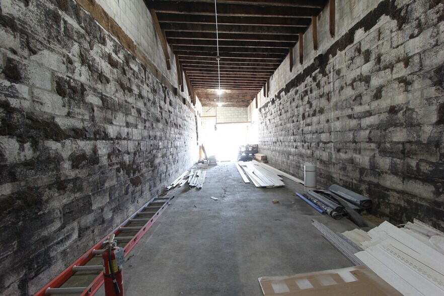 More Photos Of 36 Walnut St, Thurmont Warehouse For Lease