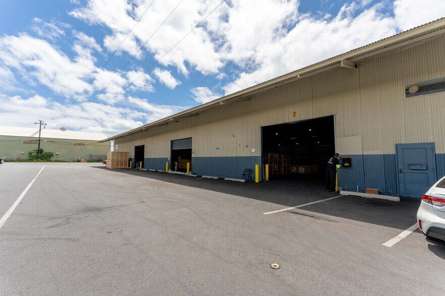 More Photos Of 2290 Alahao Pl, Honolulu Unknown For Lease