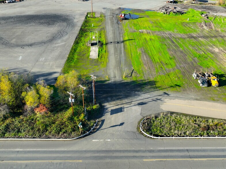 More Photos Of 1577 Glide Loop Dr, Glide Industrial For Sale