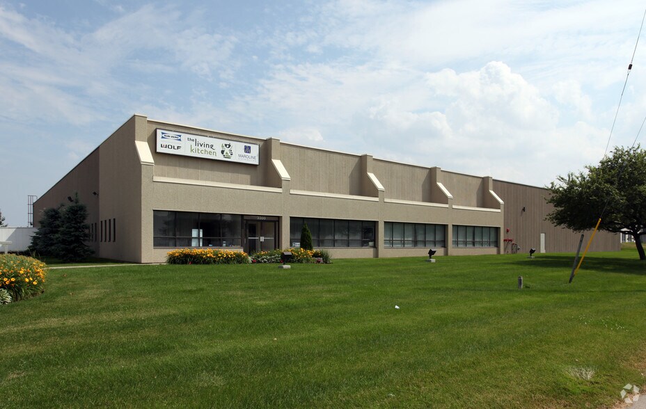 Primary Photo Of 3300 Orlando Dr, Mississauga Showroom For Lease