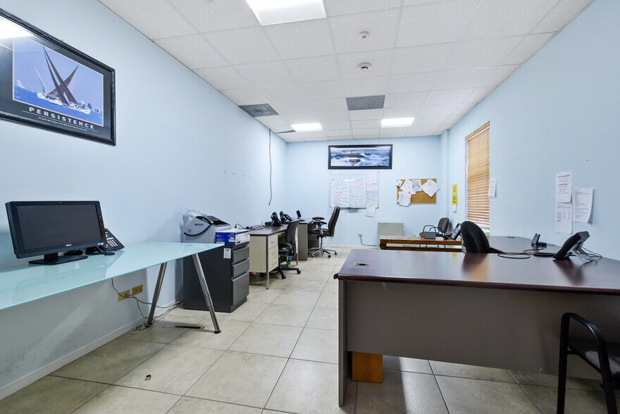 More Photos Of 15859 S Ridgeland Ave, Oak Forest Office For Sale