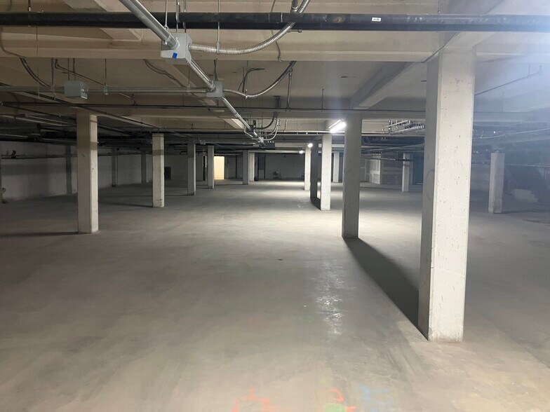 More Photos Of 200 N San Fernando Blvd, Burbank Freestanding For Lease