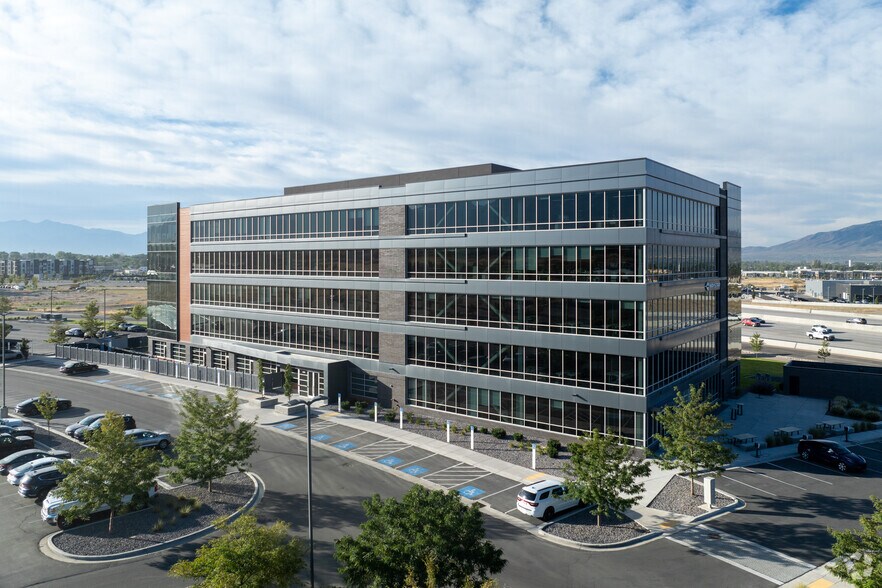 More Photos Of 1550 W Digital Dr, Lehi Office For Lease