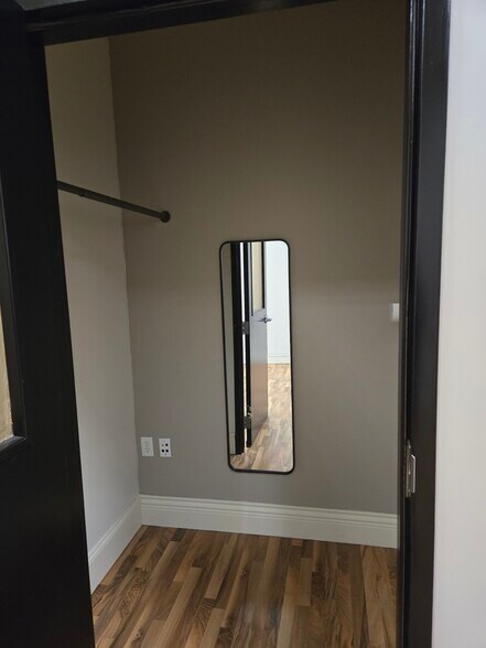 More Photos Of 653 Main St, Buffalo Storefront Retail Office For Lease