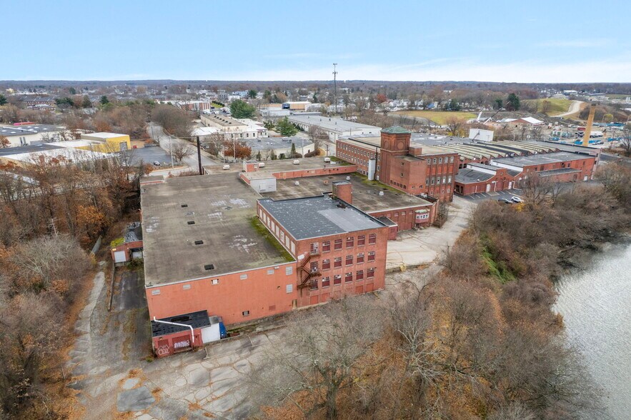 More Photos Of 721-727 School st, Pawtucket Industrial For Lease