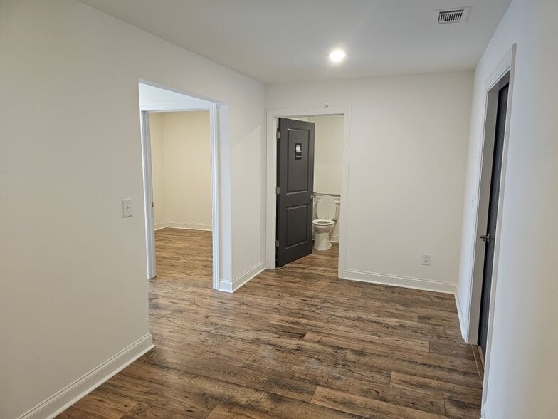 More Photos Of 1667 Broadway Ave, Braselton Warehouse For Lease