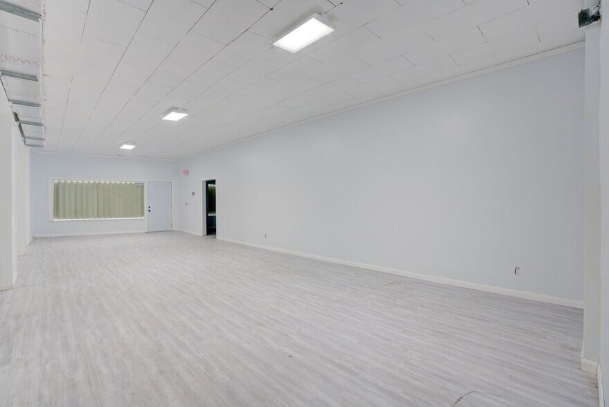 More Photos Of 5112 Broadway Ave, West Palm Beach Freestanding For Lease