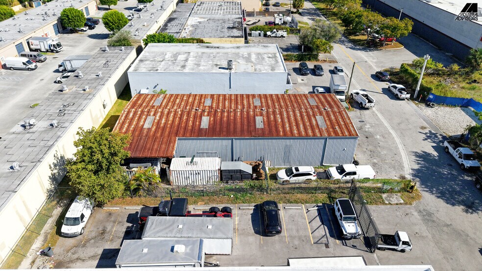 More Photos Of 8115 NW 98th St, Hialeah Manufacturing For Lease