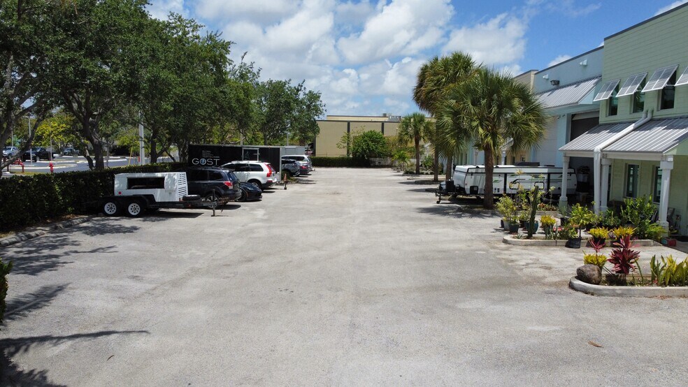 More Photos Of 1200 NE 7th Ave, Fort Lauderdale Warehouse For Lease