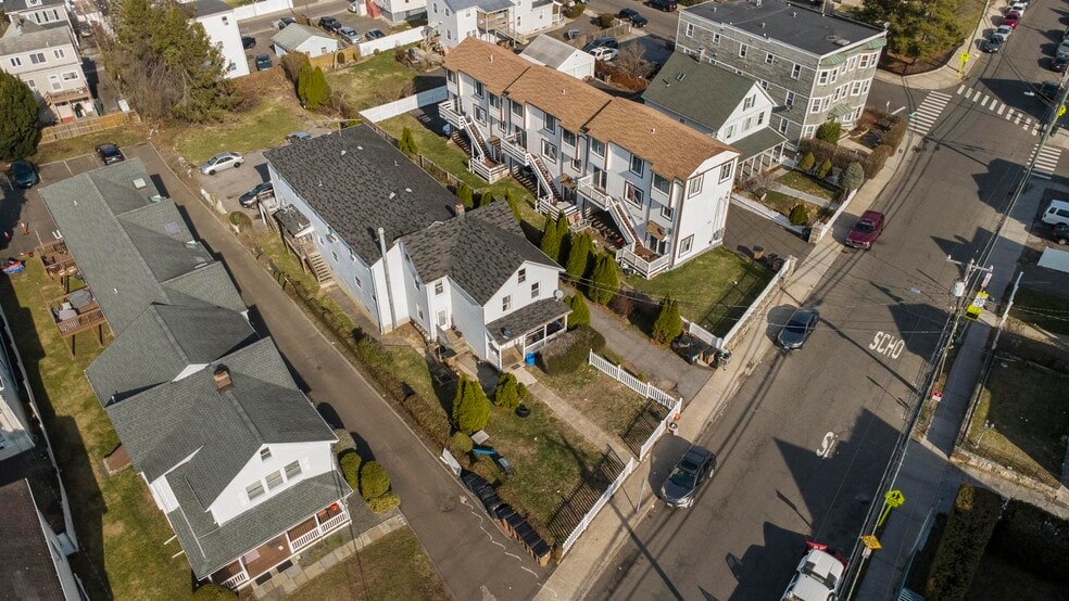 More Photos Of 121 Lockwood Ave, Stamford Apartments For Sale