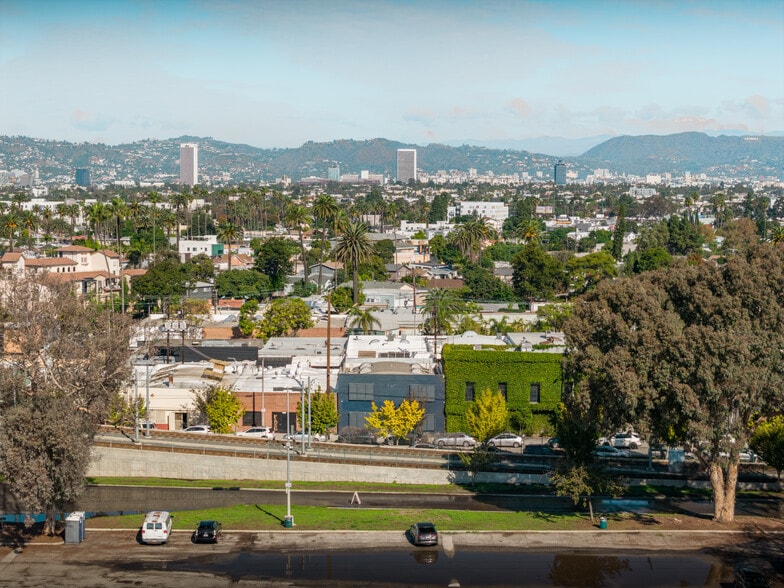 More Photos Of 5017 Exposition Blvd, Los Angeles Office Residential For Sale