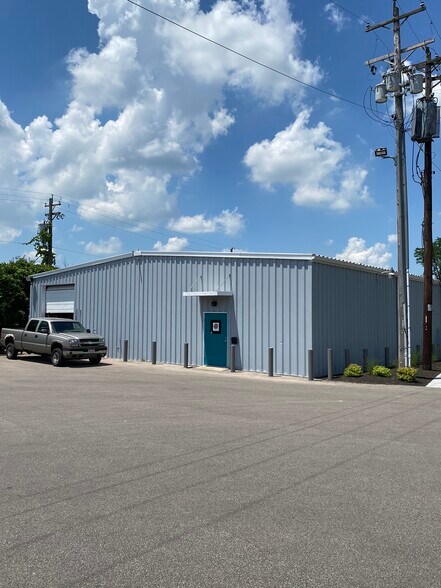More Photos Of 790 Compton Rd, Cincinnati Warehouse For Lease