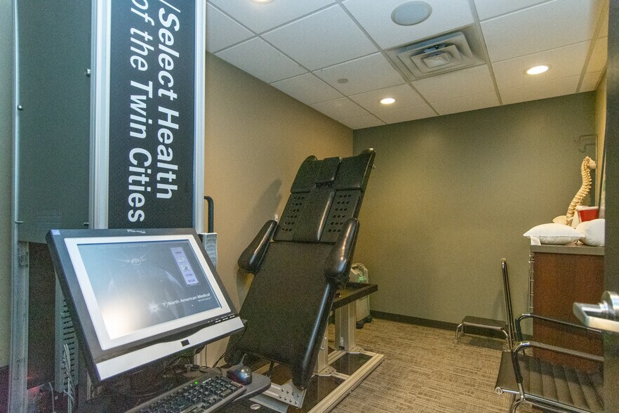 More Photos Of 7300 France Ave S, Edina Medical For Sale