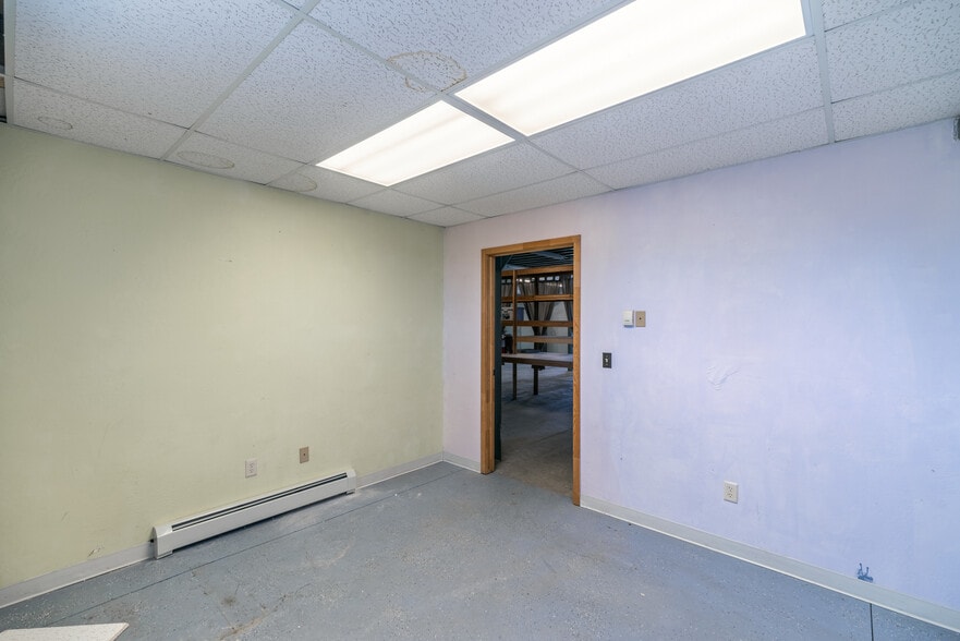 More Photos Of 121 Byers Ave, Hot Sulphur Springs Storefront Retail Residential For Sale