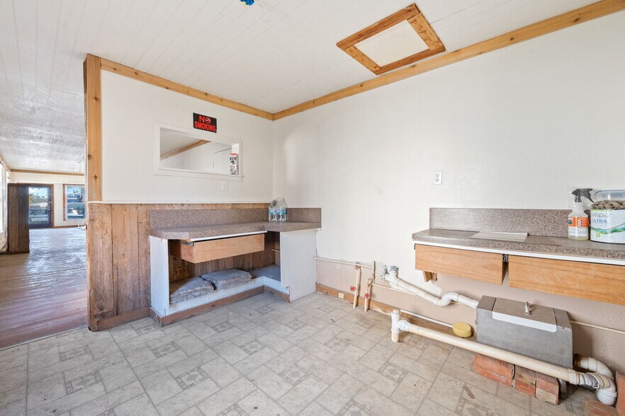 More Photos Of FM 1514, Coldspring Storefront Retail Office For Sale