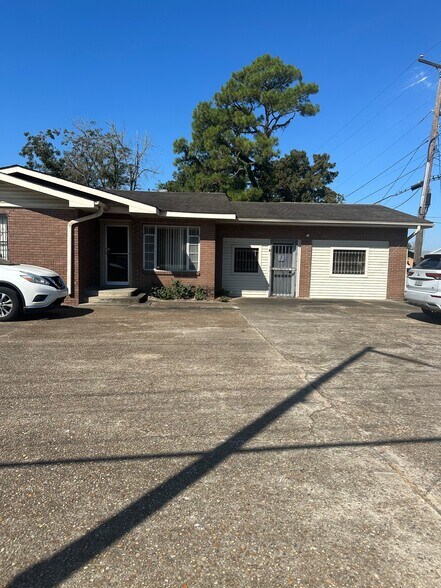 More Photos Of 1405 Moss St, Lafayette Office For Sale