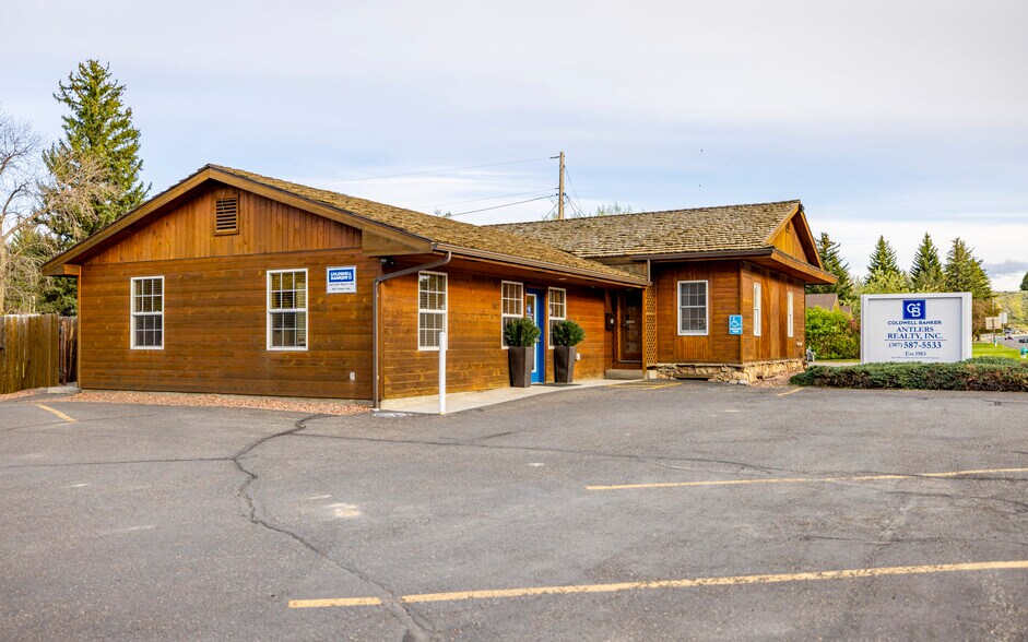 More Photos Of 802 Canyon Ave, Cody Office For Sale