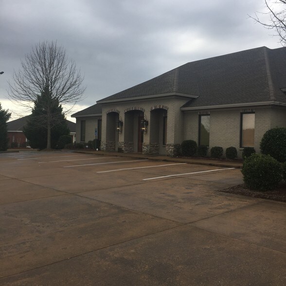 More Photos Of 4732-4740 Woodmere Blvd, Montgomery Office For Sale