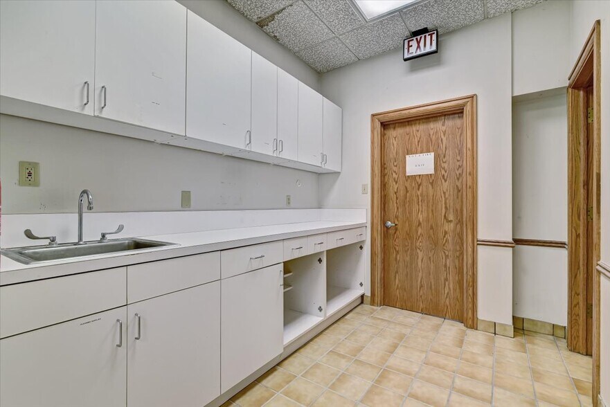 More Photos Of 1337 N Main Ave, Scranton Medical For Lease