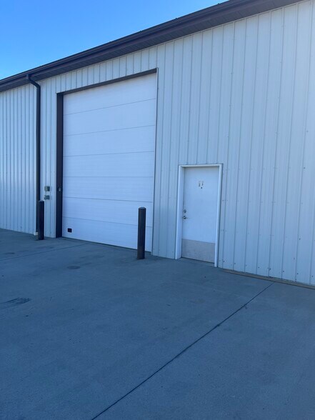 More Photos Of 1170 S 29th St W, Billings Flex For Lease