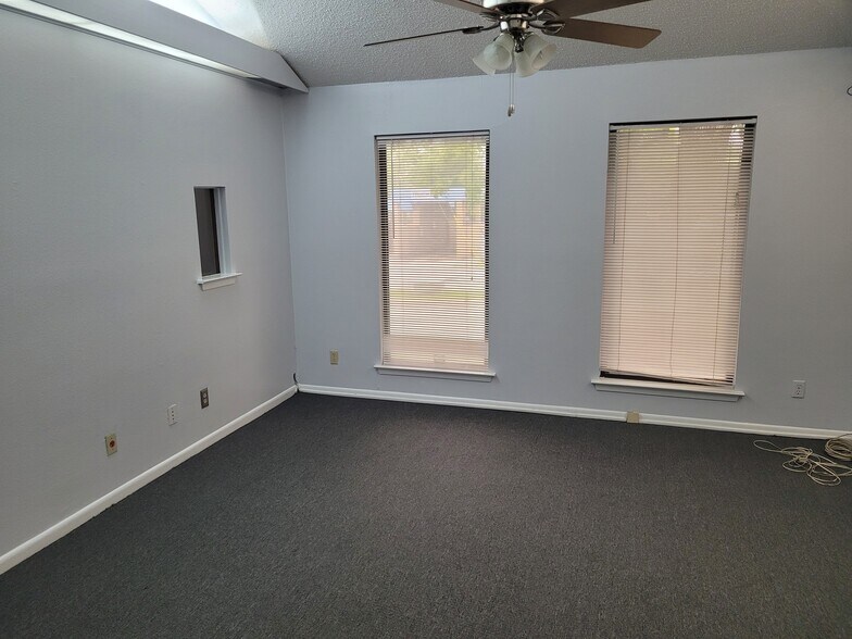 More Photos Of 4714 Nuckols Crossing Rd, Austin Warehouse For Lease