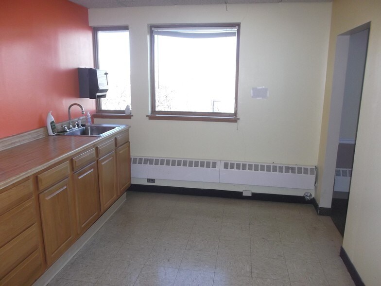 More Photos Of 4974 Higbee Ave NW, Canton Office For Lease