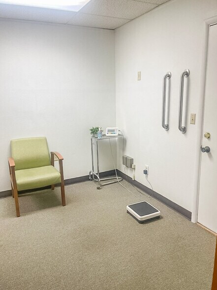 More Photos Of 1881 W Washington St, Stayton Skilled Nursing Facility For Lease