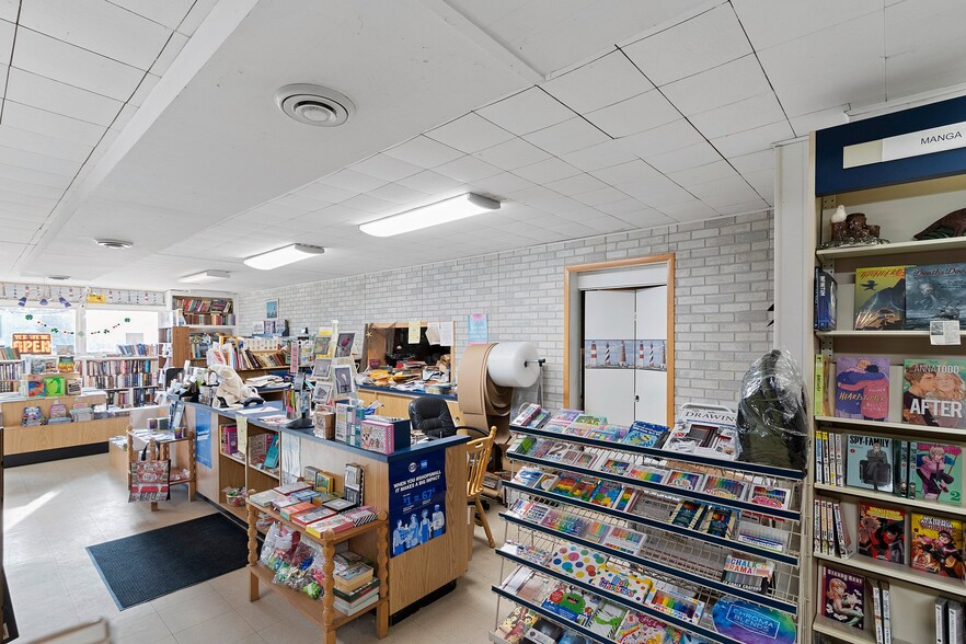 More Photos Of 302 Collins Ave, Oconto General Retail For Sale