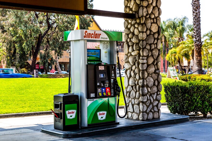 More Photos Of 555 W Bonita Ave, San Dimas Carwash For Sale