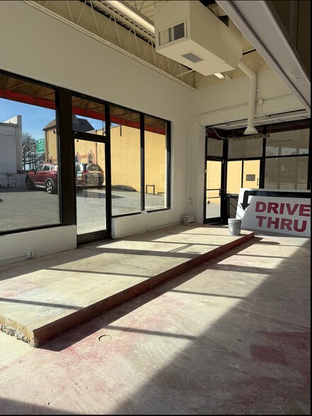 More Photos Of 1400 Sunset Dr, Greensboro Freestanding For Lease