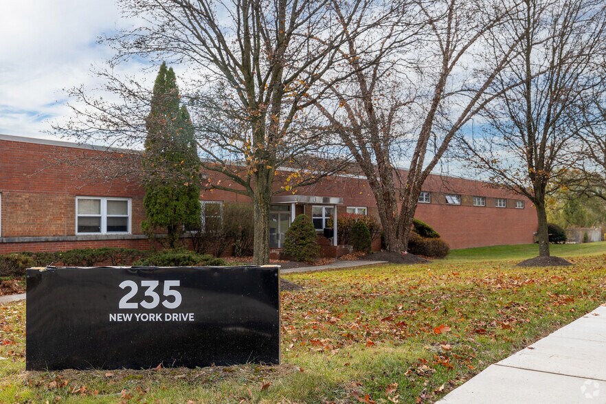 More Photos Of 235 New York Dr, Fort Washington Light Manufacturing For Lease