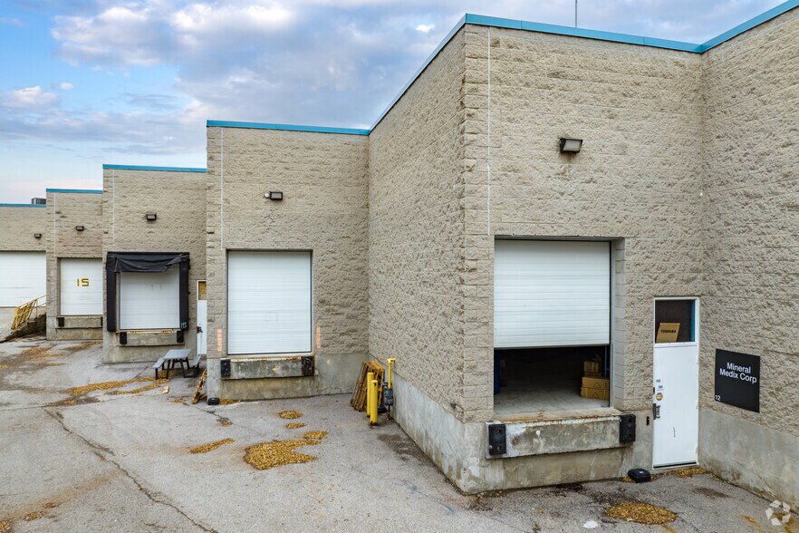 More Photos Of 100 Leek Cres, Richmond Hill Light Distribution For Lease