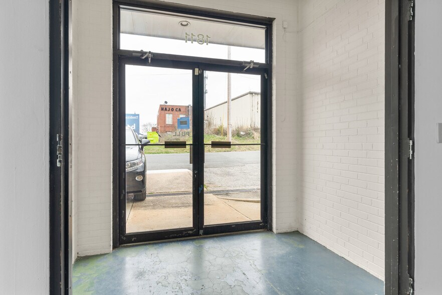 More Photos Of 1811 Memorial Ave, Lynchburg Storefront For Lease