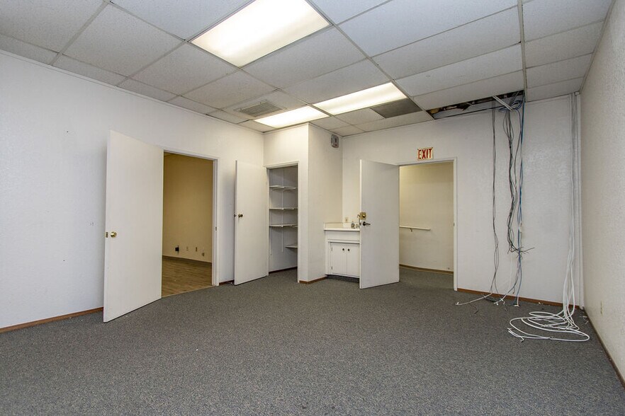 More Photos Of 138 Regis St, Turlock Office For Lease