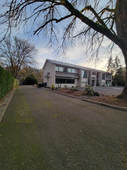 More Photos Of 678 Country Club Rd, Eugene Office Residential For Lease