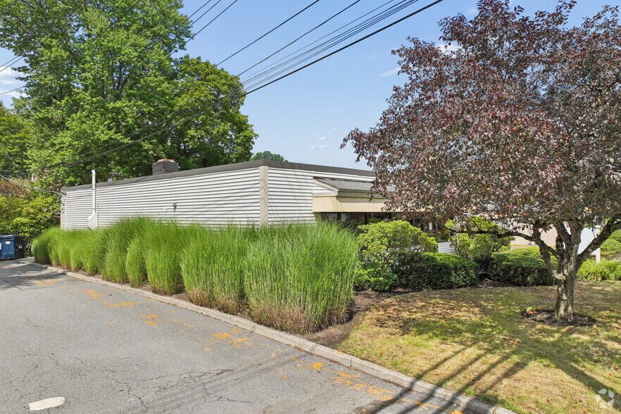 More Photos Of 474 Lexington Ave, Mount Kisco Storefront Retail Office For Lease