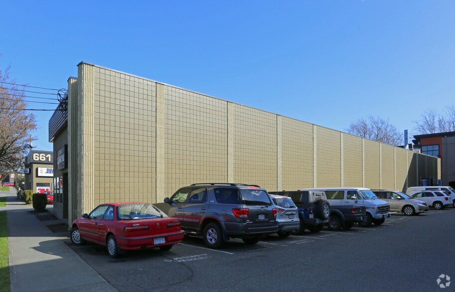 More Photos Of 625 Alpha St, Victoria Flex For Lease