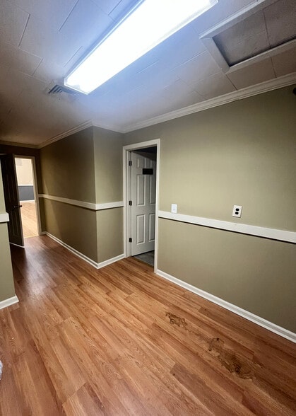 More Photos Of 118-122 Hillside Ave, Williston Park Storefront For Sale