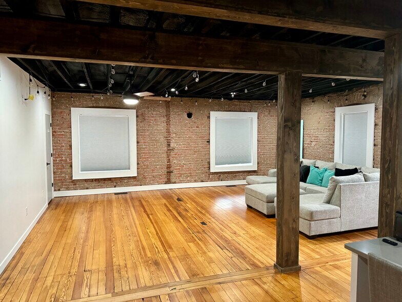 More Photos Of 1701 Southwest Blvd, Kansas City Storefront Retail Office For Lease