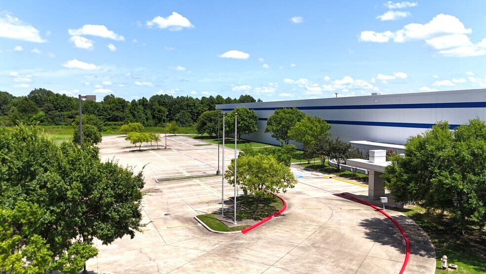More Photos Of 5001 Greenwood Rd, Shreveport Distribution For Lease