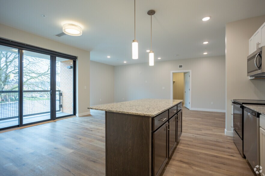 More Photos Of 900 Leonard St NW, Grand Rapids Apartments For Lease