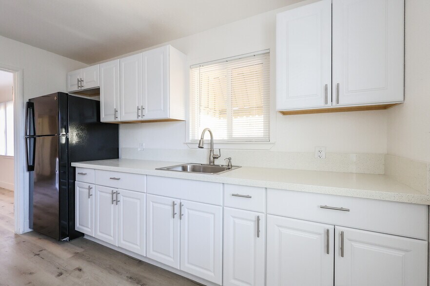 More Photos Of 2652 21st Ave, Sacramento Apartments For Sale