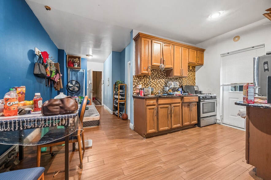 More Photos Of 2337 Bath Ave, Brooklyn Flex For Sale