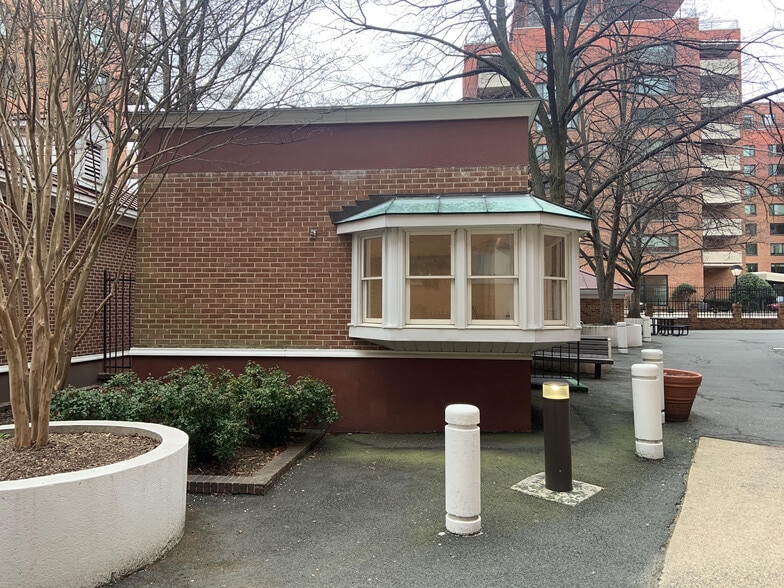 More Photos Of 1011-1121 Arlington Blvd, Arlington Apartments For Sale