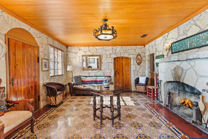 More Photos Of 5322 State Hwy 16 N, Bandera Hospitality For Sale