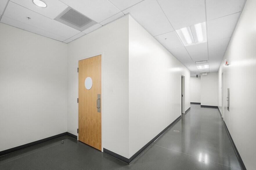 More Photos Of 560 Eccles Ave, South San Francisco Research And Development For Sale